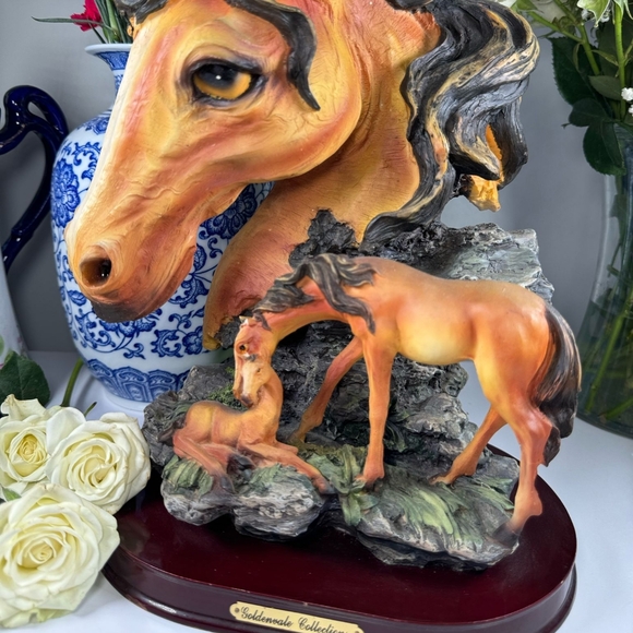 This is a spectacular piece. Part of the Goldenvale Collection. Heavy. Resi - Picture 8 of 15